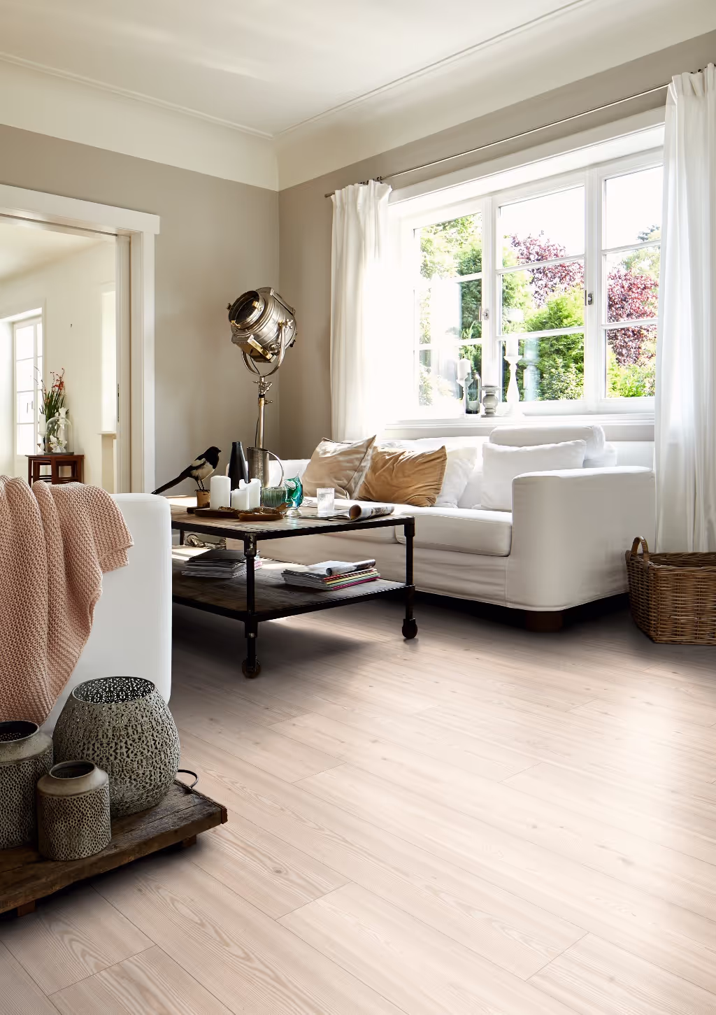 Laminate flooring plank EGGER Alexandria Pine 2