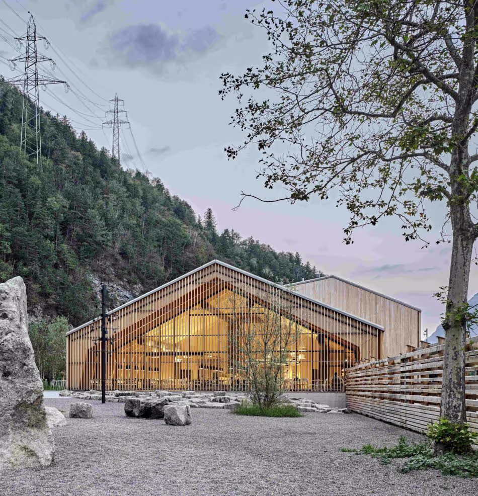 Gotthard motorway services: a masterpiece in Accoya