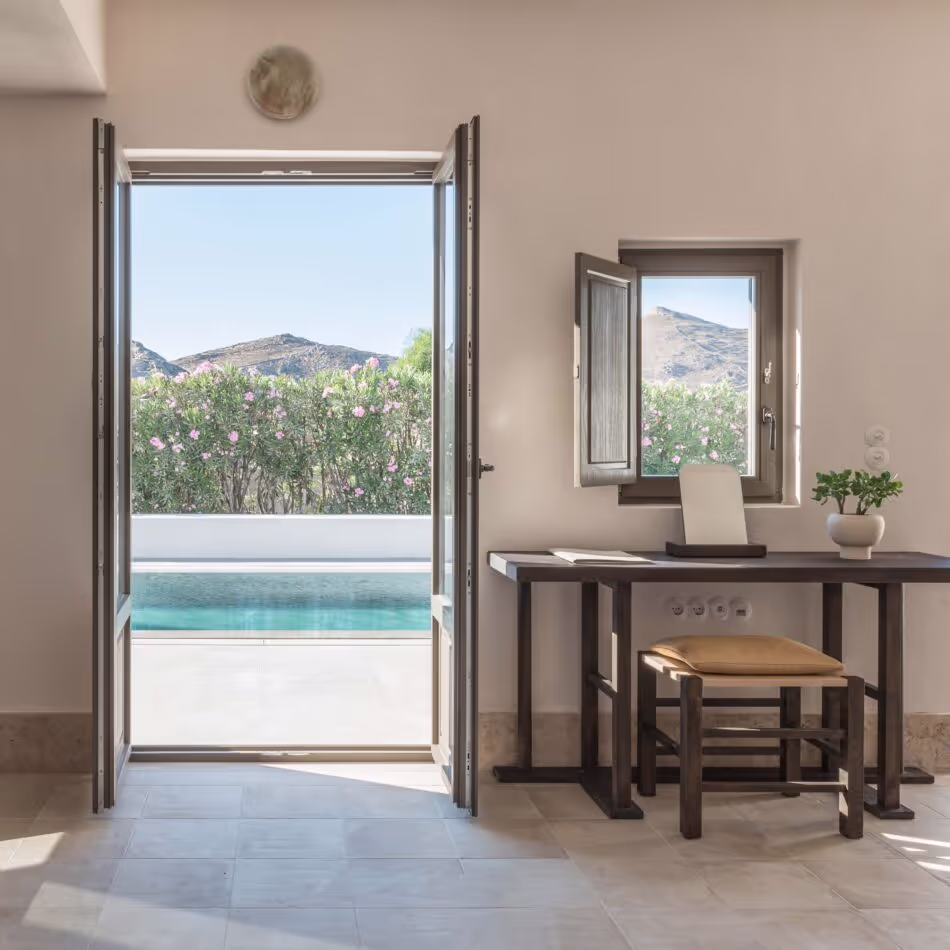 A 5-star hotel in Greece with Accoya joinery