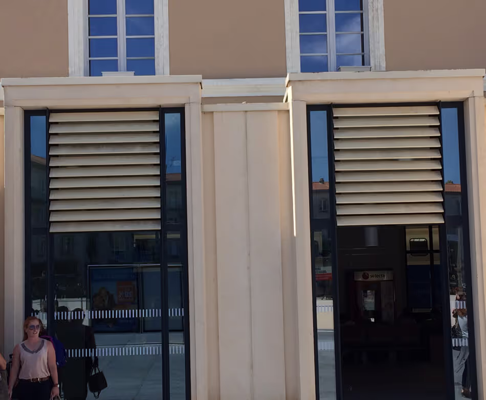 Accoya louvred screens for the renovation of Angoulême station