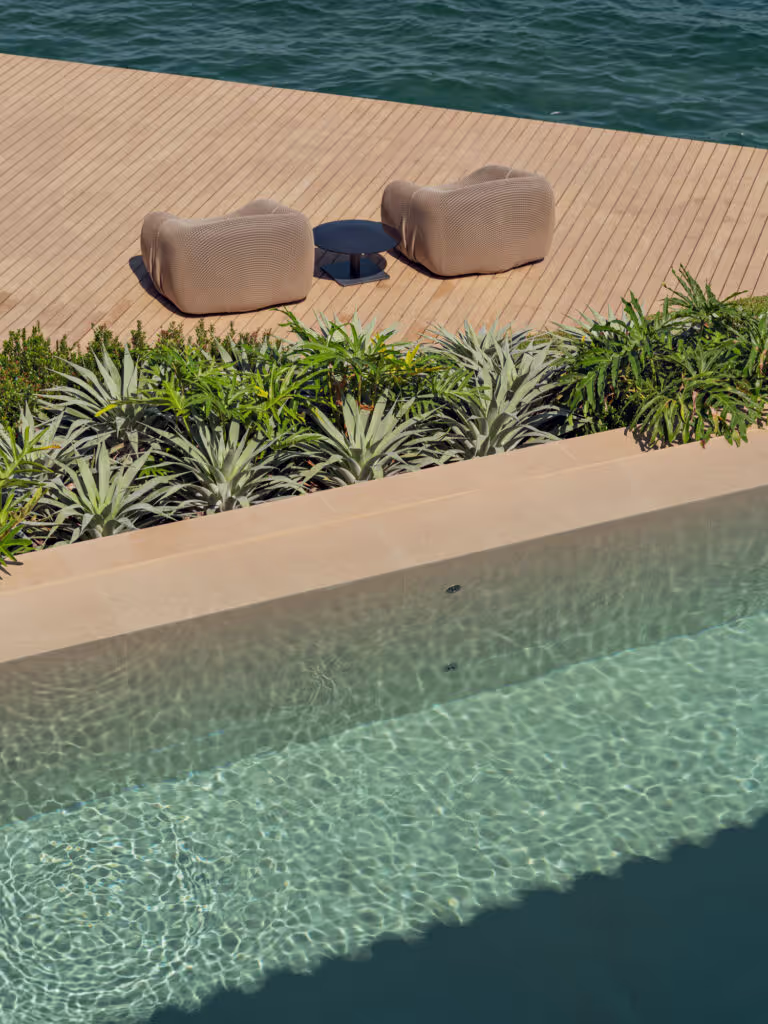 Casa Angra: a 1980s coastal house reinvented with Accoya