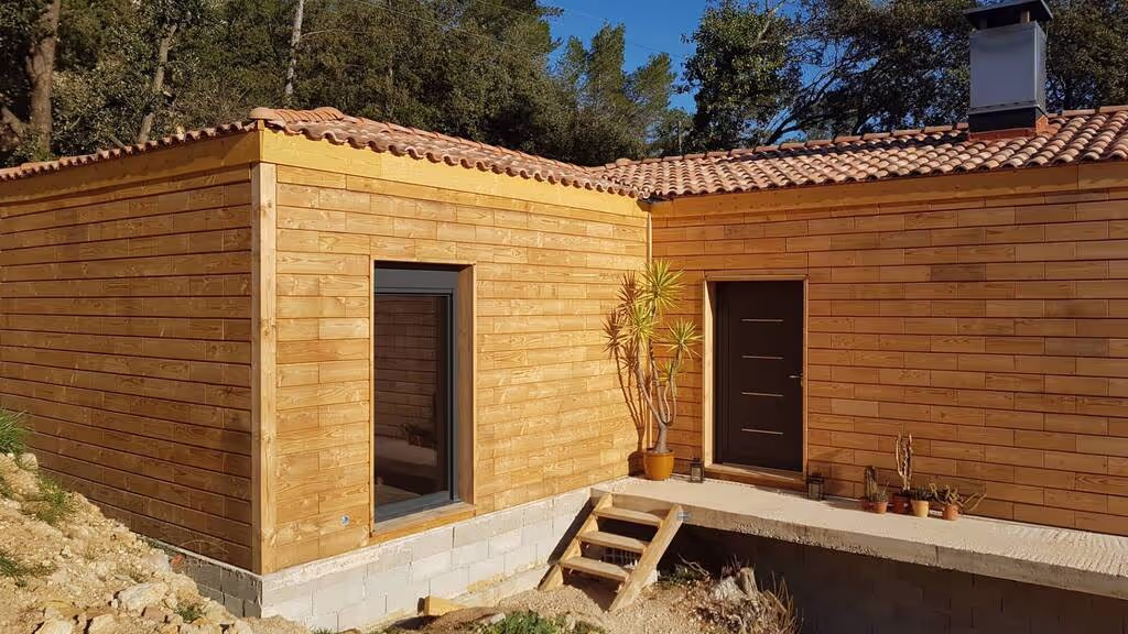 Single-storey 140 m² timber kit house – Var