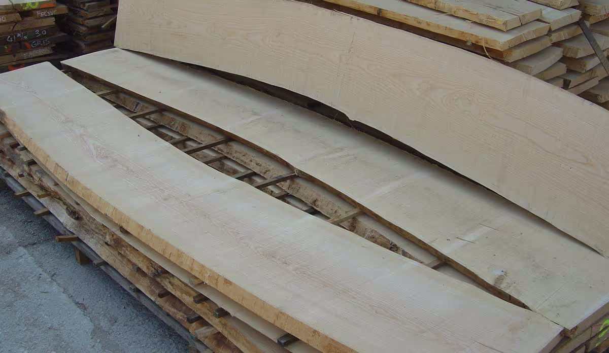 Sciage de frêne (plots et planches) 2