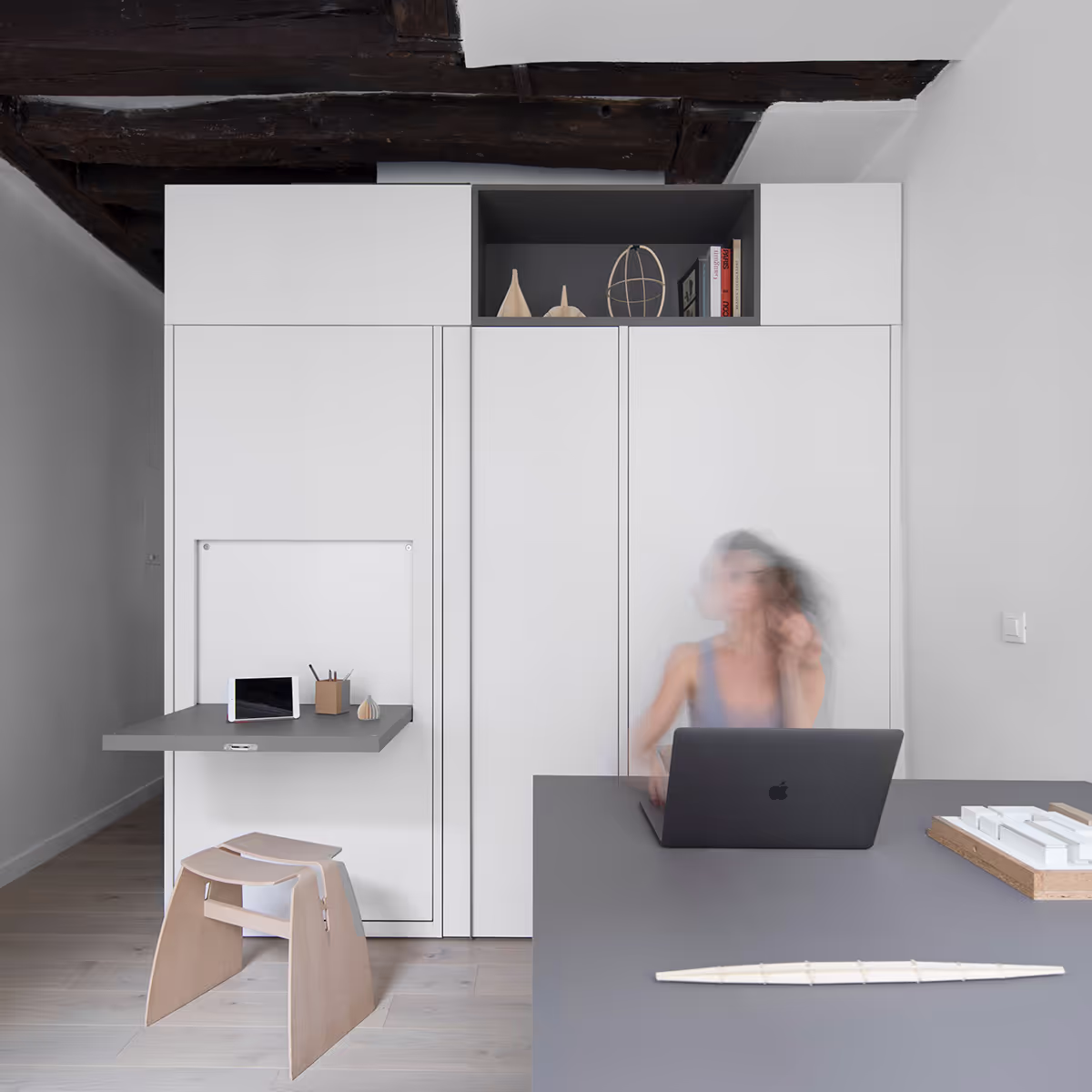 Espace minimal multifonctionnel – EDB Studio, Le Marais