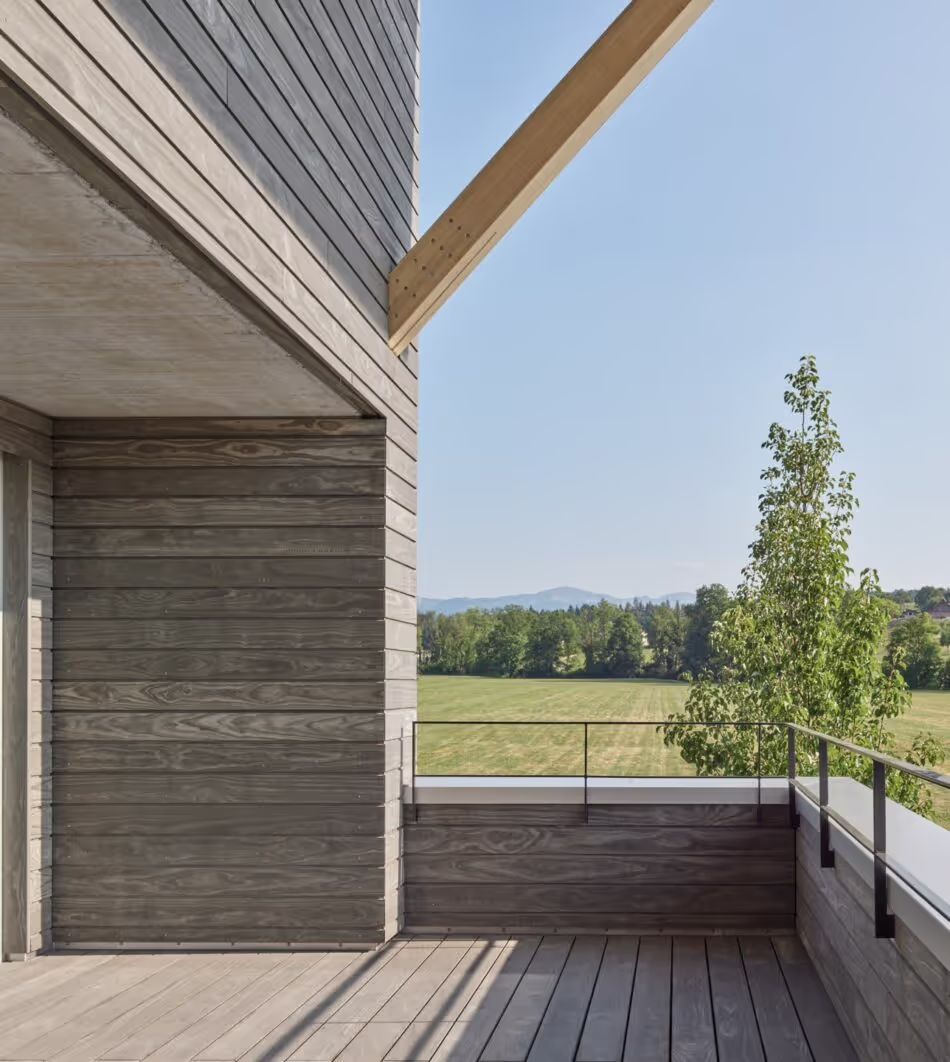 The first offices clad in Accoya Color Grey