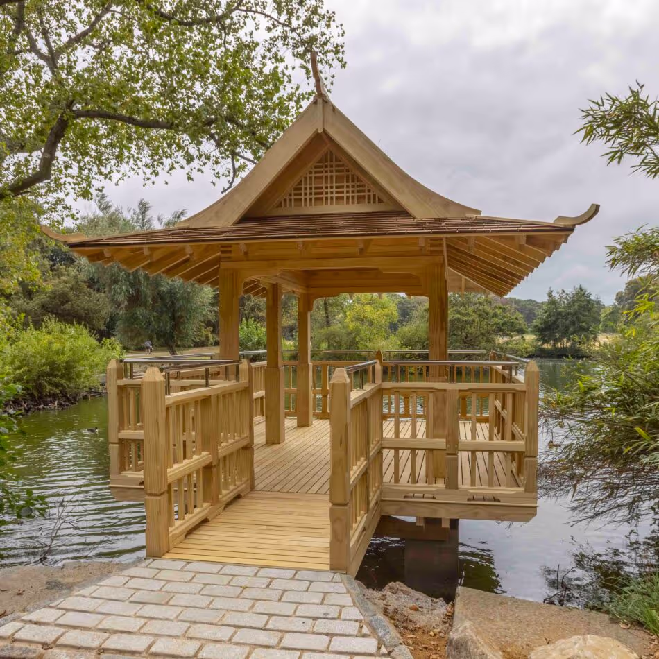 Japanese fishing pavilion in Sausmarez Park