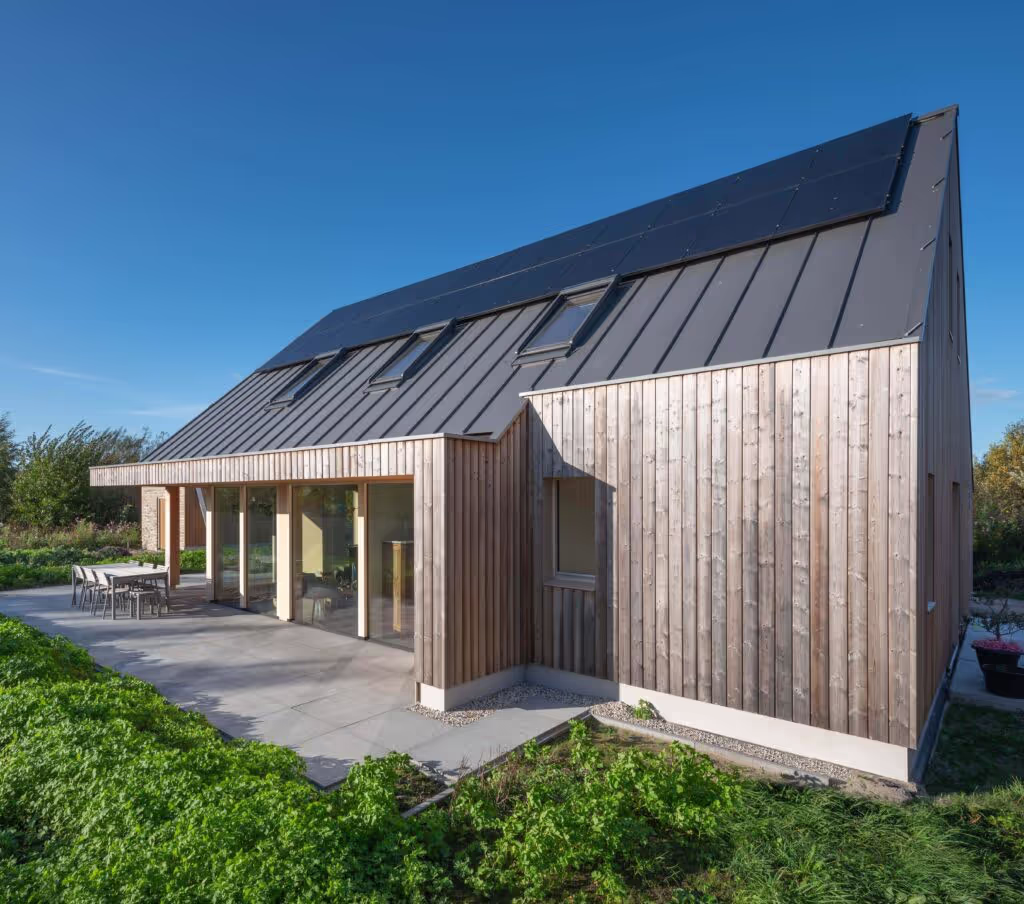 An environmentally responsible barn in Accoya