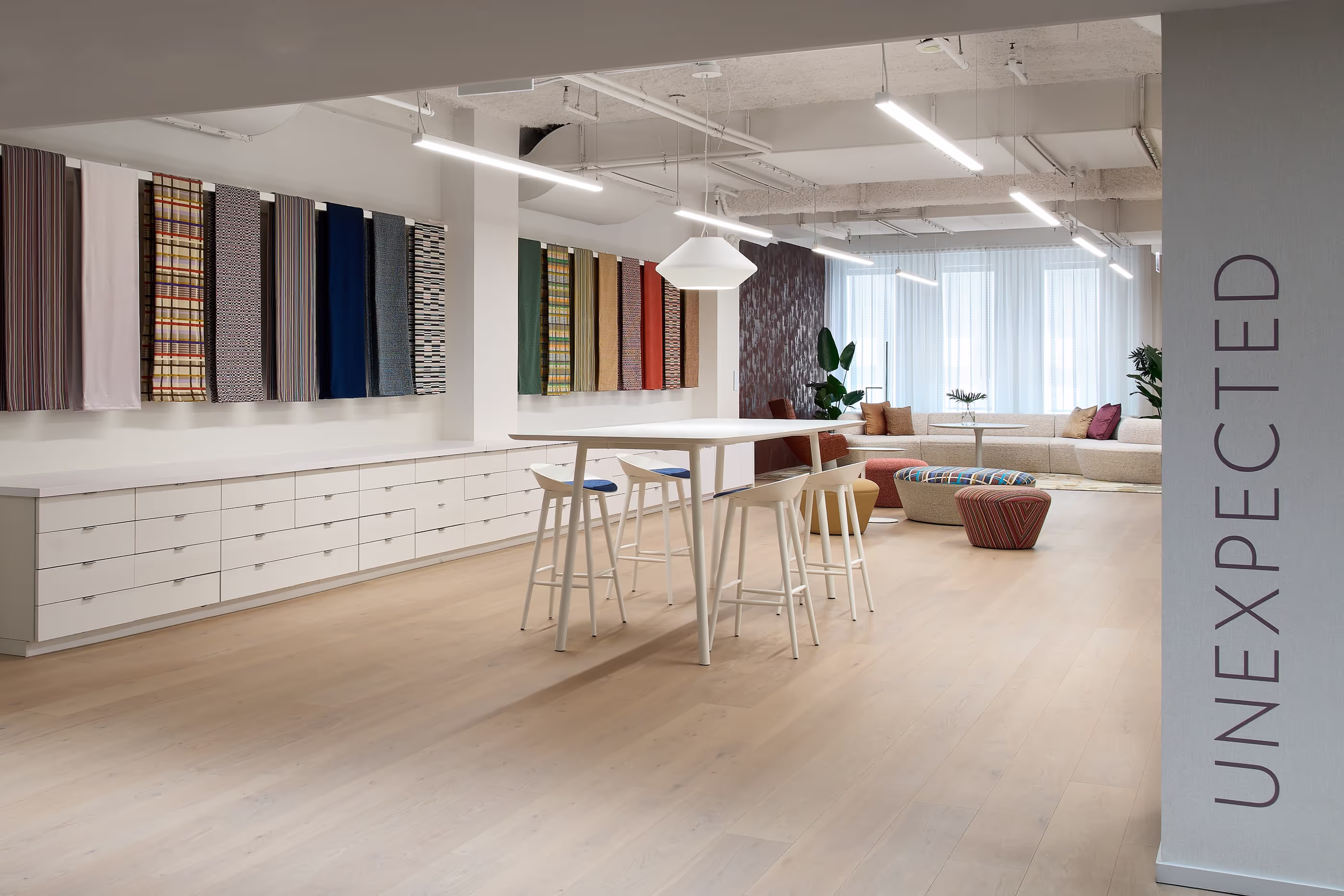 Transformation of the Momentum showroom in Chicago
