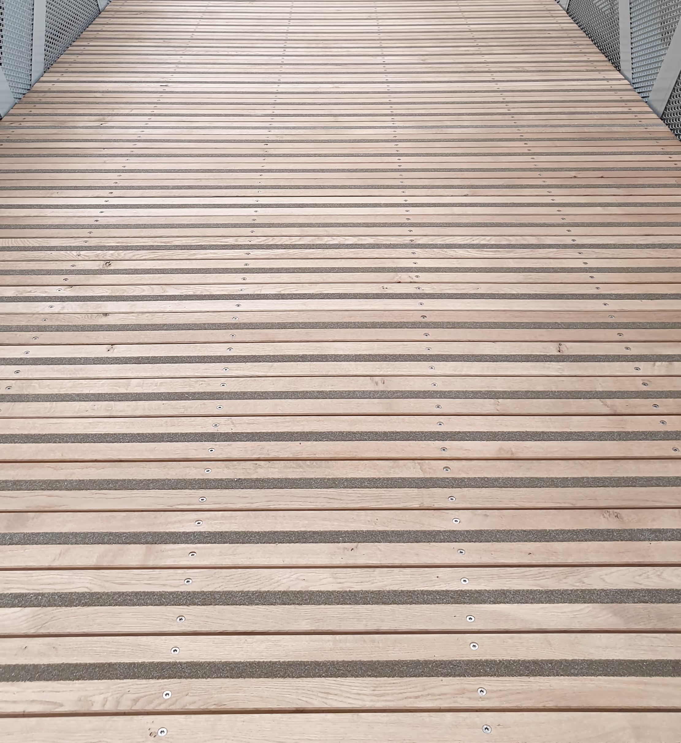 Lame de terrasse en chêne rabotée 2