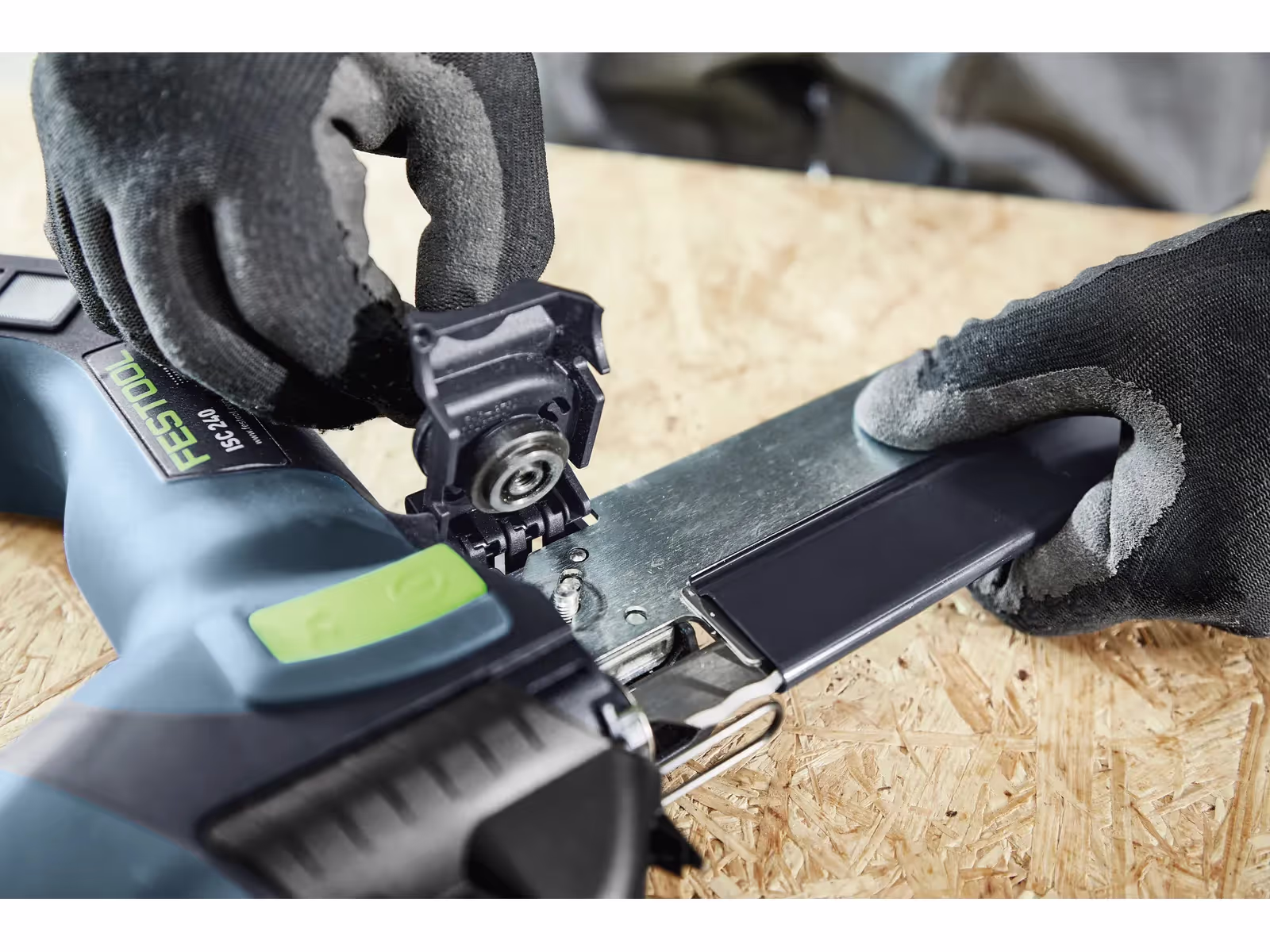 Scie pour matériaux isolants sans fil Festool ISC 240 EB 5