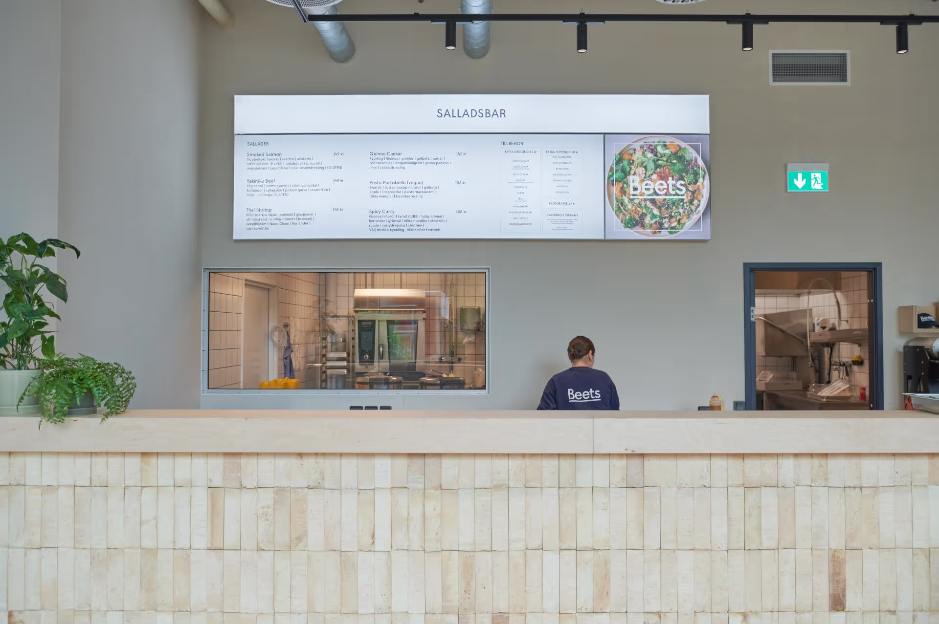 The salad bar that made its floor the main ingredient