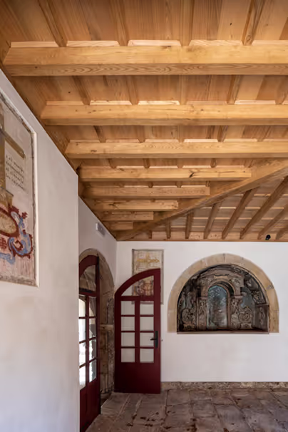 Restoration of the cloister at the Santo Antón de Herbón monastery