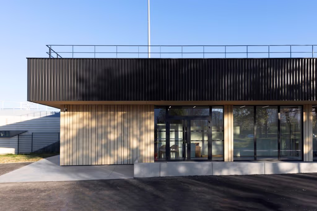 Accoya cladding for the restructuring of Annecy airport terminal