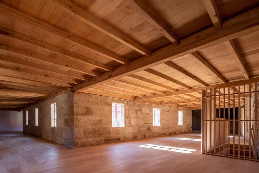 Restoration of the cloister at the Santo Antón de Herbón monastery