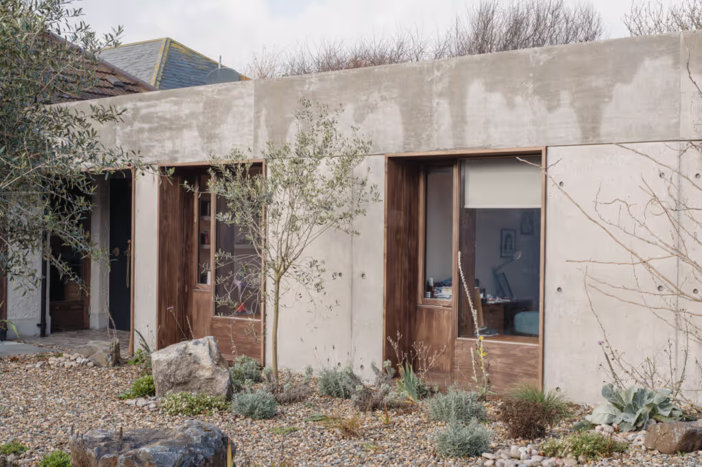 Four Winds, a house facing the sea in Ireland
