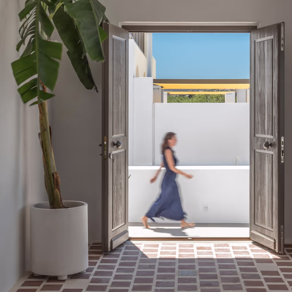 A 5-star hotel in Greece with Accoya joinery
