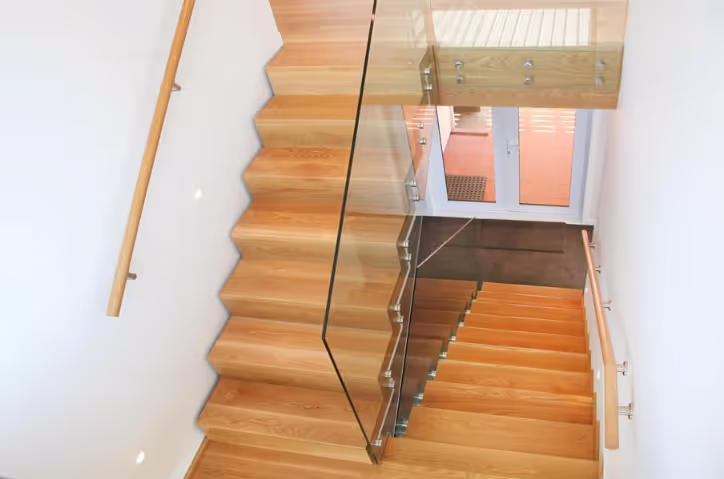 Applications de panneaux massifs non aboutés