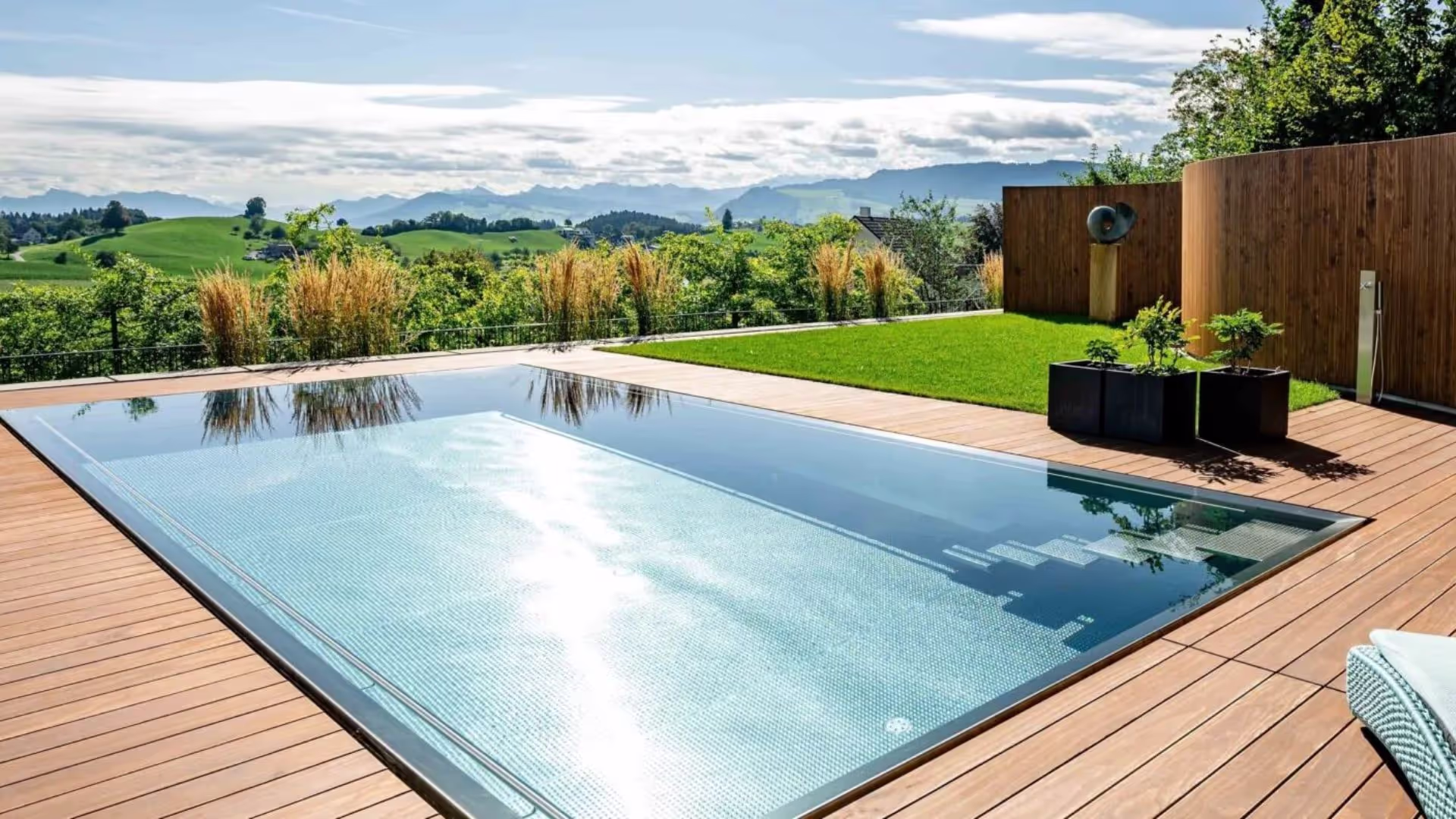 Terrasse de piscine Accoya