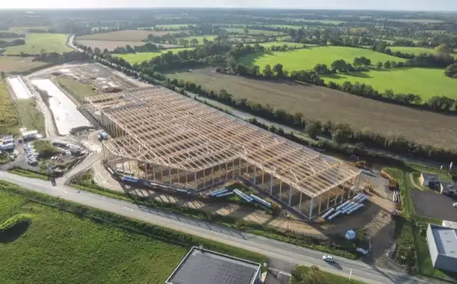 Une charpente bois XXL pour la future usine Cambium de Charpentes Fournier