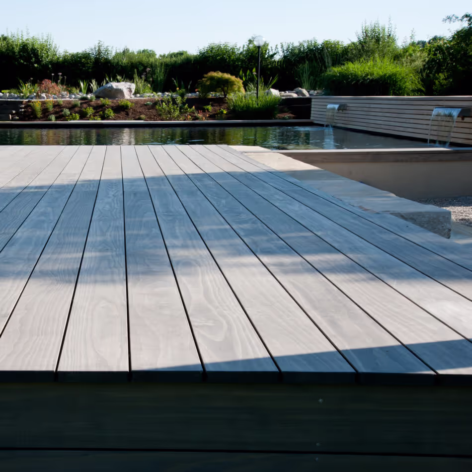 Timber deck and pool surround at Radkersburg