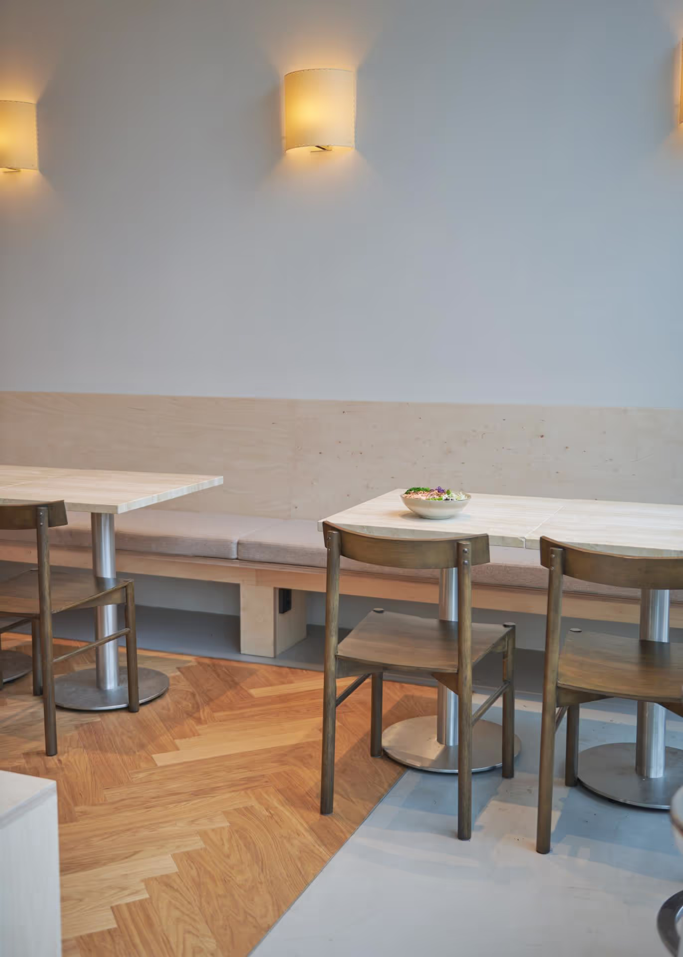 The salad bar that made its floor the main ingredient