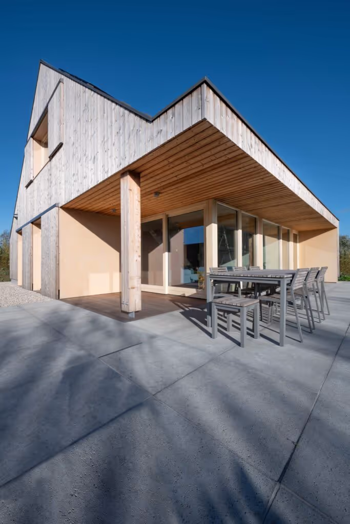 An environmentally responsible barn in Accoya
