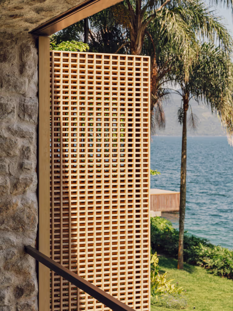 Casa Angra: a 1980s coastal house reinvented with Accoya