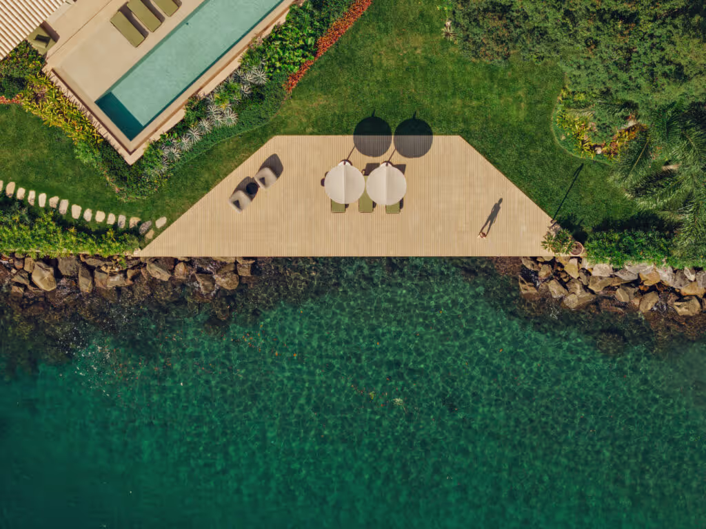 Casa Angra: a 1980s coastal house reinvented with Accoya