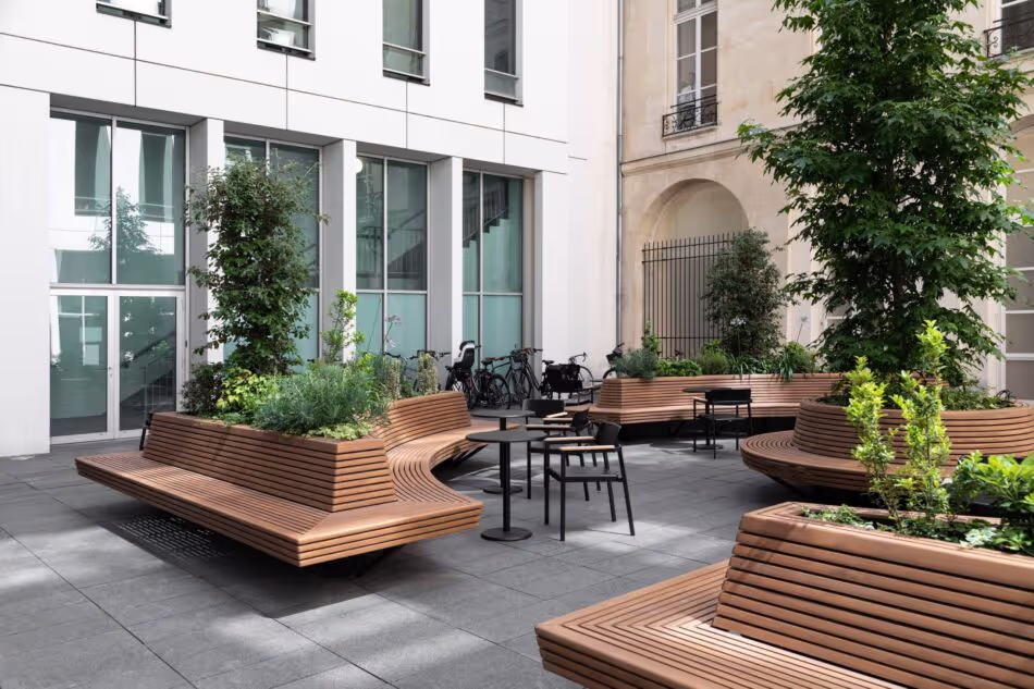 Accoya used for a bespoke landscaping project in Paris