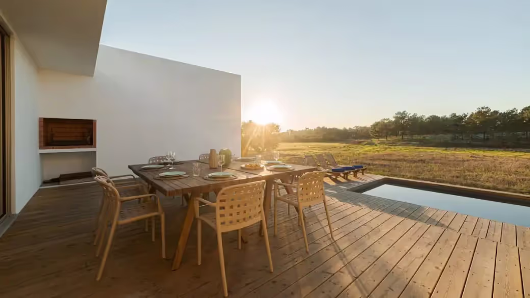 Le meilleur bois pour une terrasse dépend de sa durabilité, son prix, l’usage et l’entretien