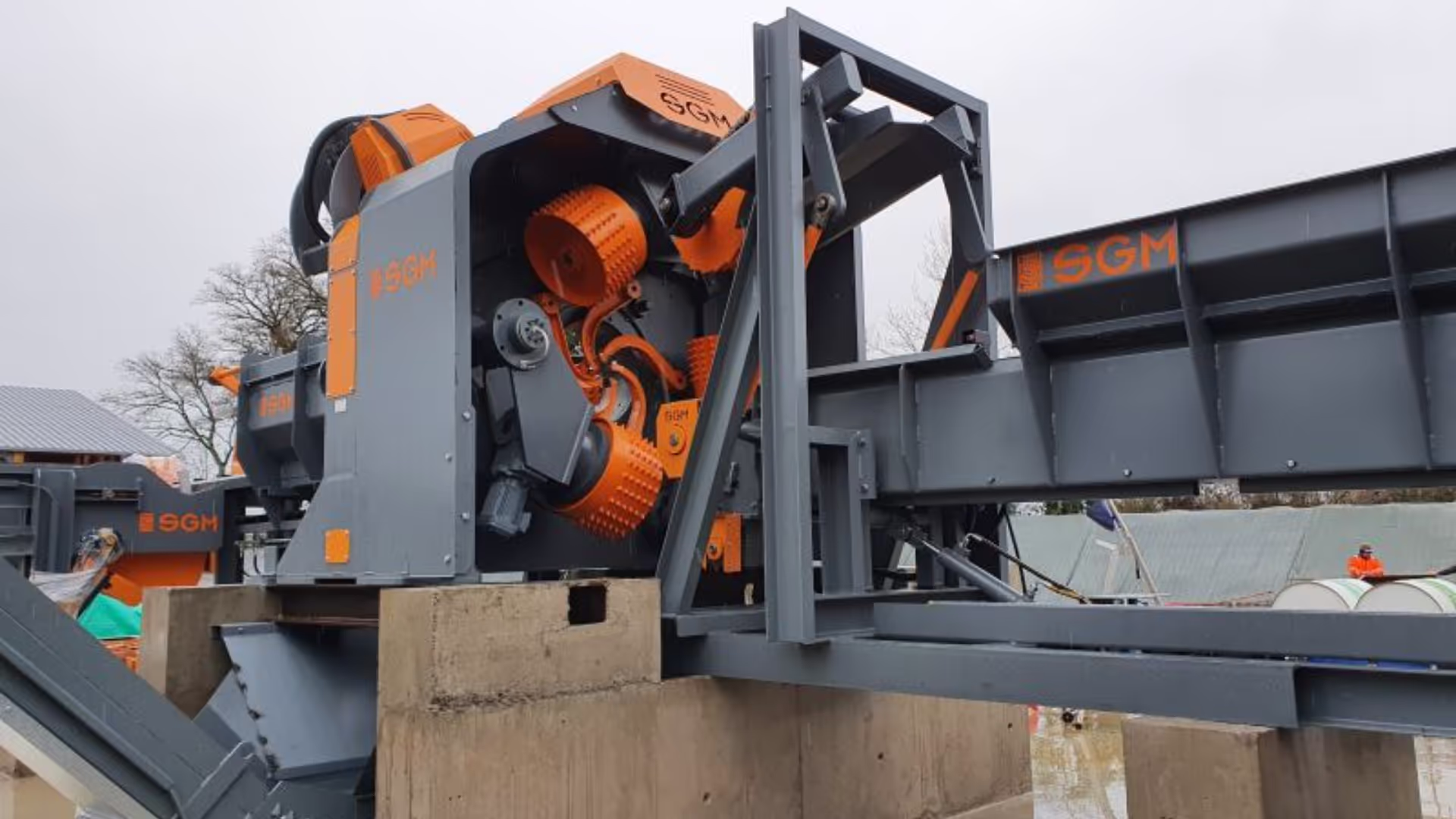 Écorceuse à rotor fixe