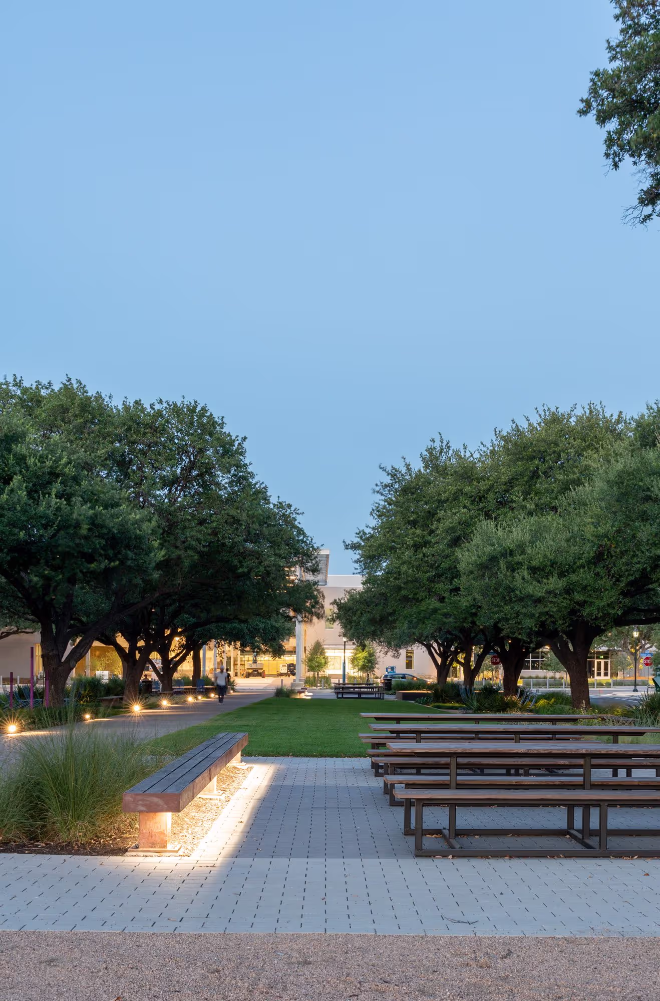 Fontaine Plaza, Austin