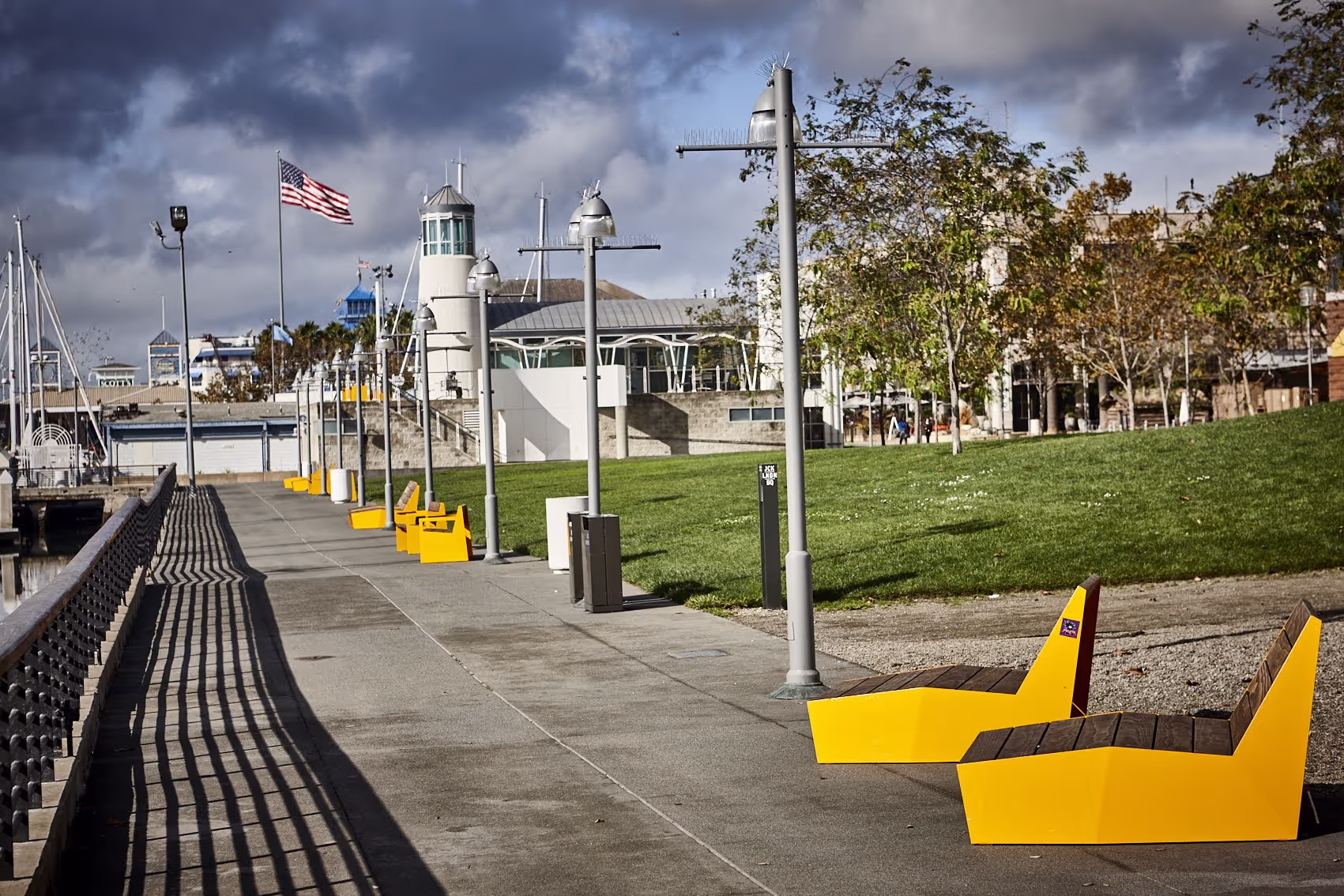 Jack London Square benches, Oakland