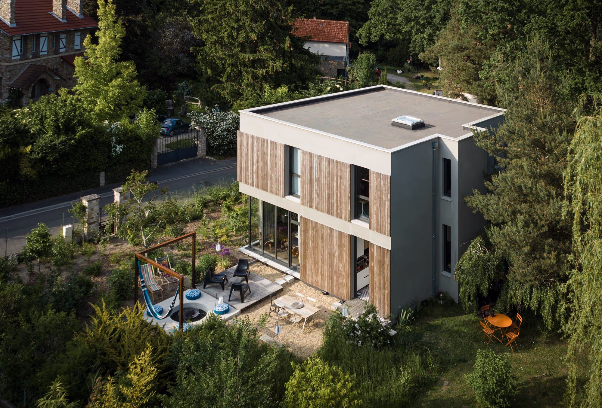 Architect-designed home in Bois-le-Roi
