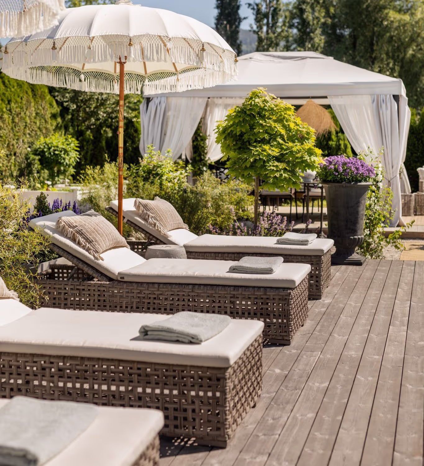 French-style garden with Kebony terrace, Drammen