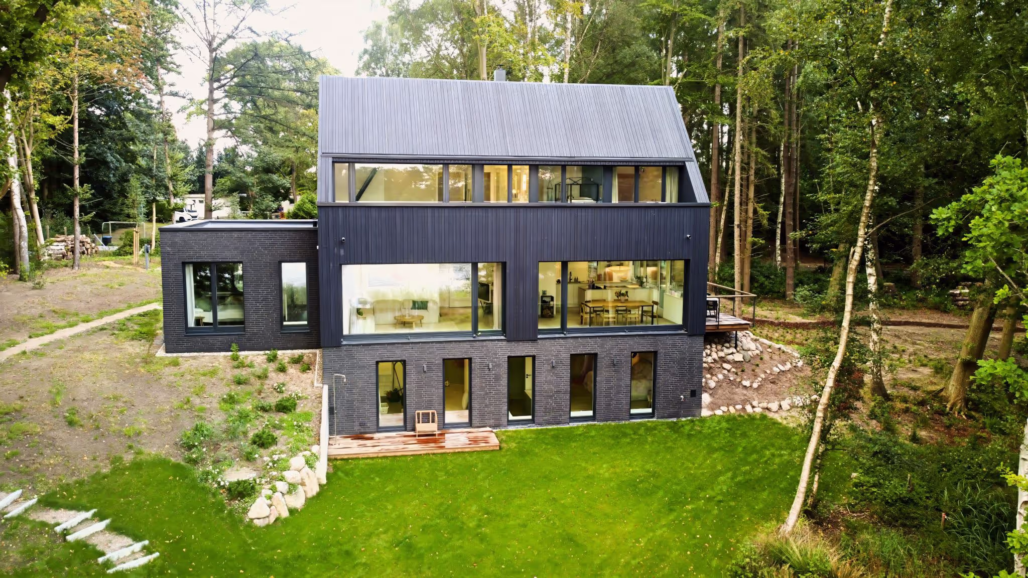 House with black Kebony cladding, Warder
