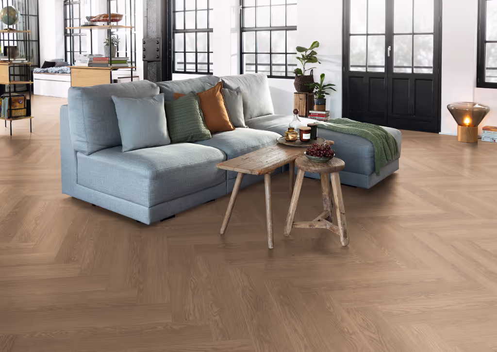 Revêtement de sol stratifié NatureSense 8/32 Herringbone Chêne Baronia marron